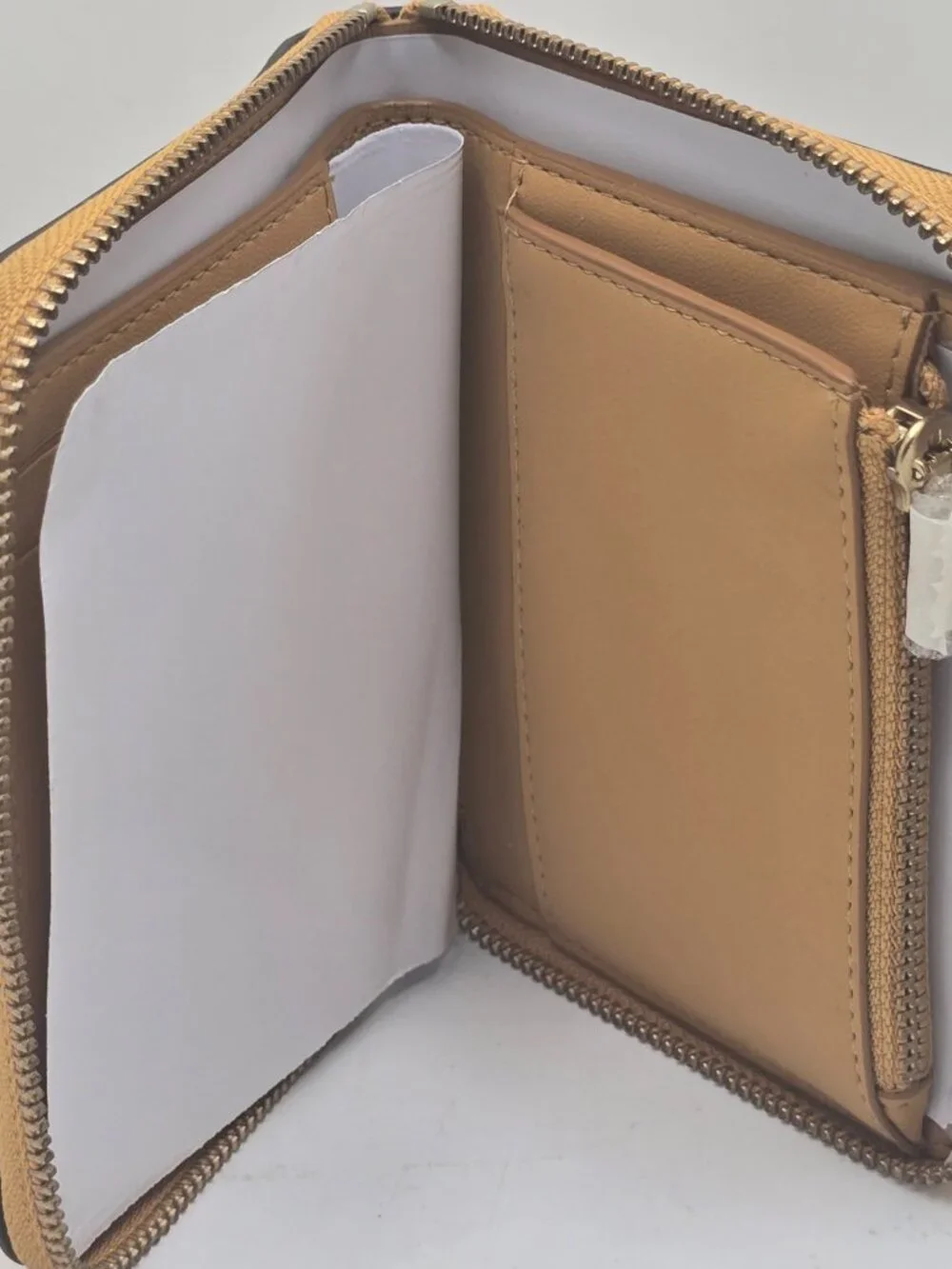 Coach x Disney Mickey Mouse Zip Around Wallet Leather Beige Limited Edition NWT - Picture 4 of 5